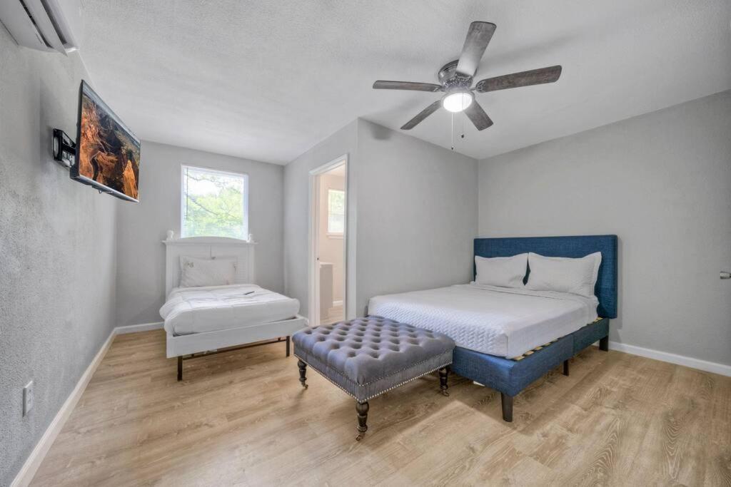 אוסטין Great Value Stay Near Tesla מראה חיצוני תמונה
